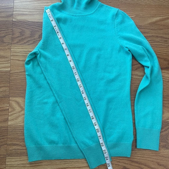 Talbots 100% pure cashmere turtleneck size XS - Picture 8 of 8